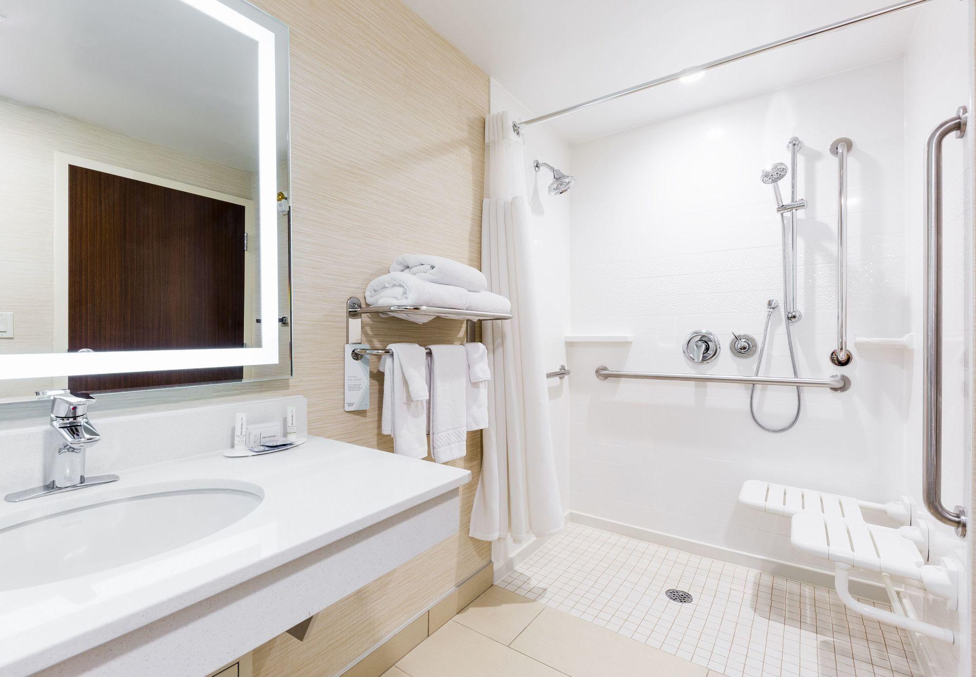 Fairfield Inn & Suites By Marriott Edmonton North Екстер'єр фото