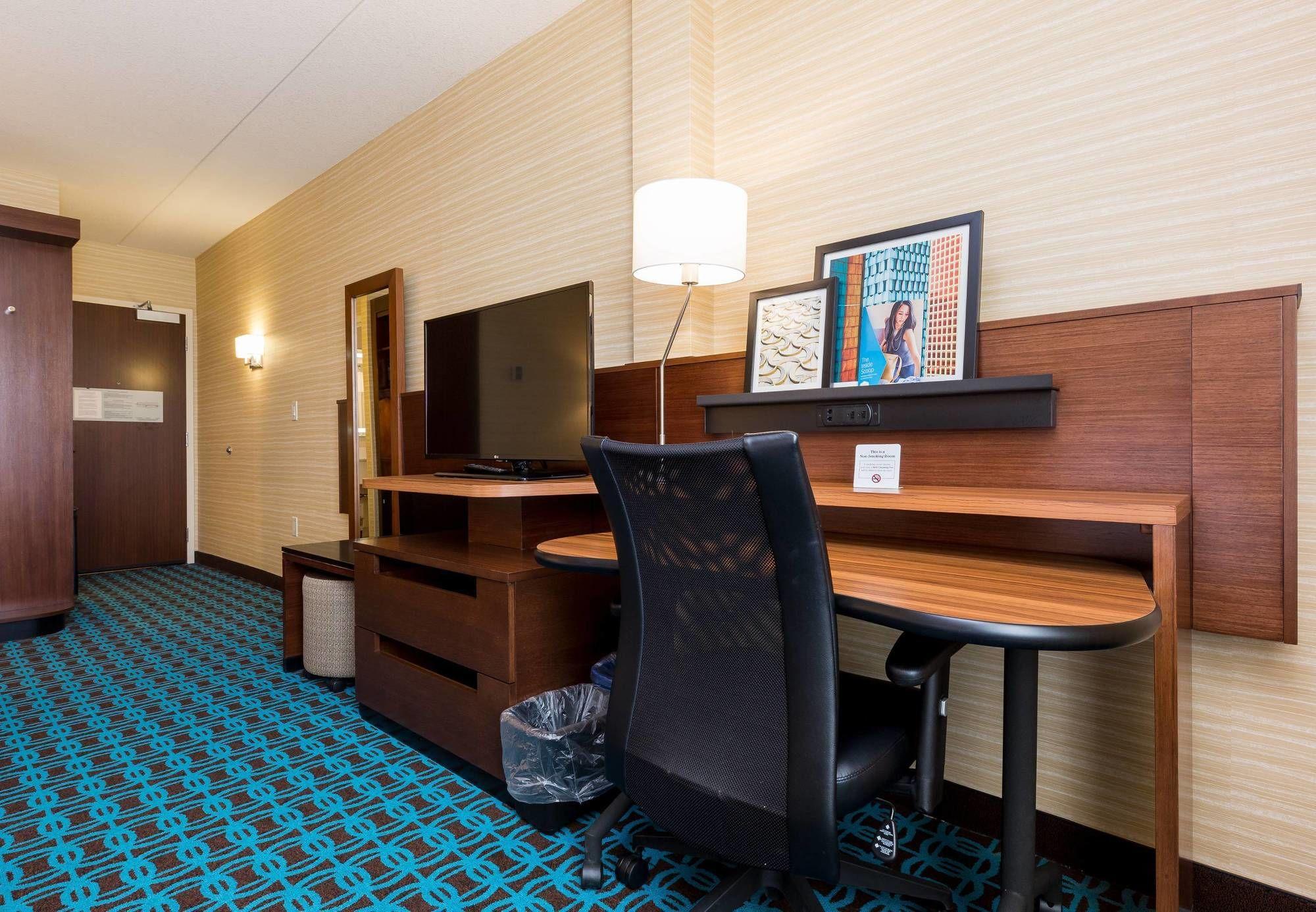 Fairfield Inn & Suites By Marriott Edmonton North Екстер'єр фото