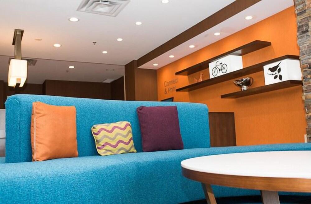 Fairfield Inn & Suites By Marriott Edmonton North Екстер'єр фото