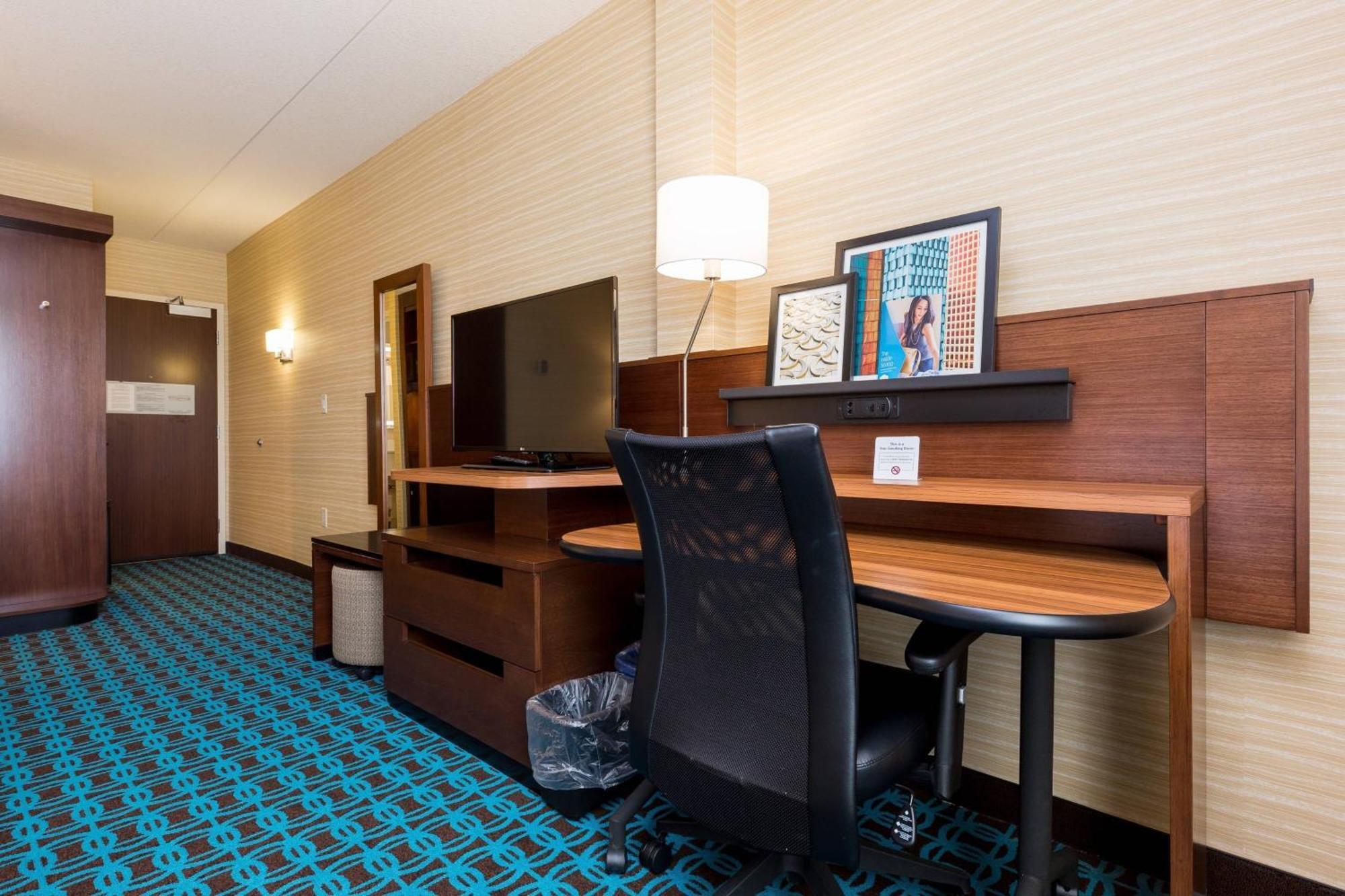 Fairfield Inn & Suites By Marriott Edmonton North Екстер'єр фото