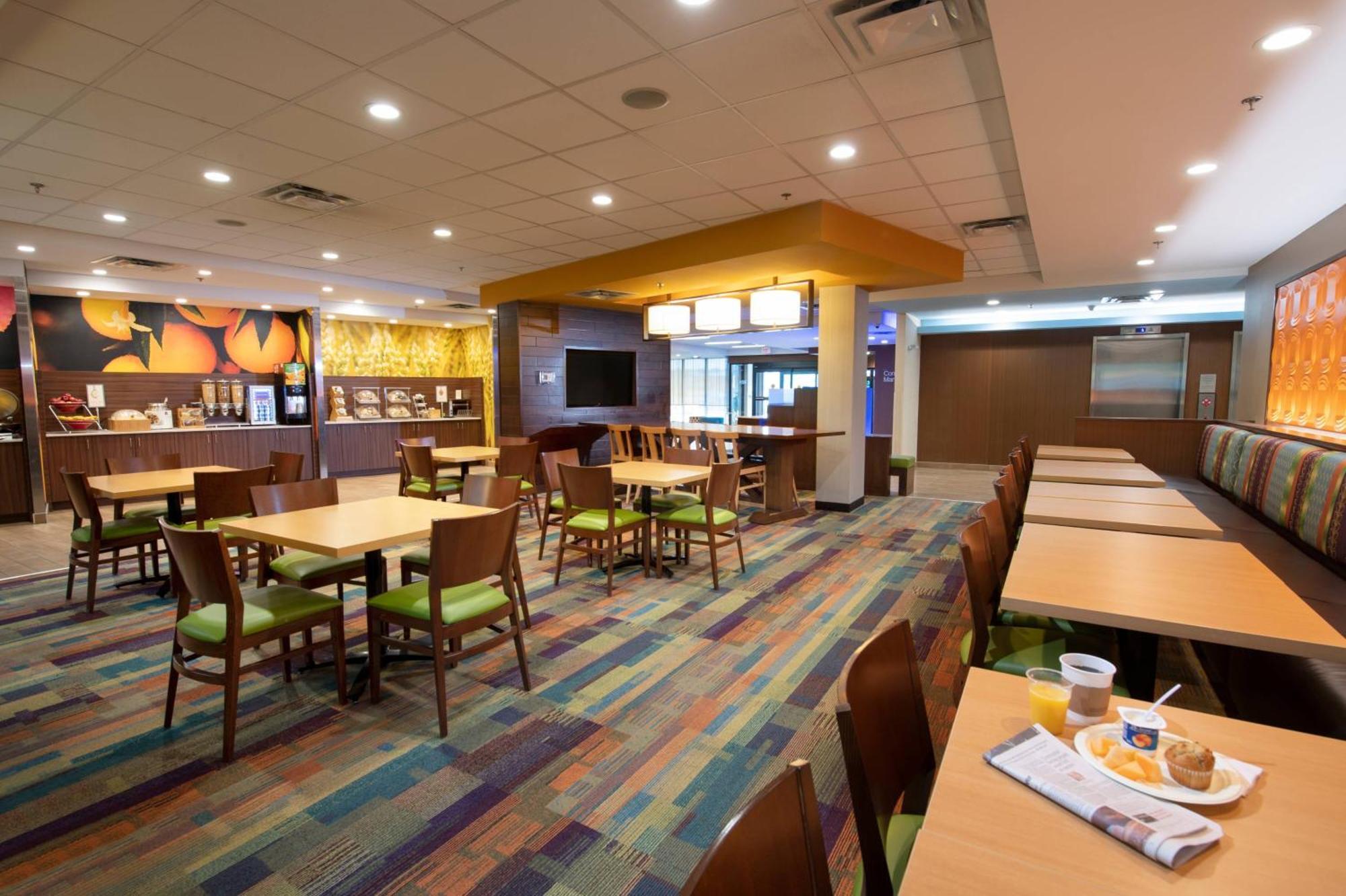 Fairfield Inn & Suites By Marriott Edmonton North Екстер'єр фото